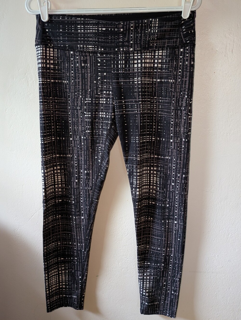 Tuff Athletics Black & White Grid-Print Leggings
